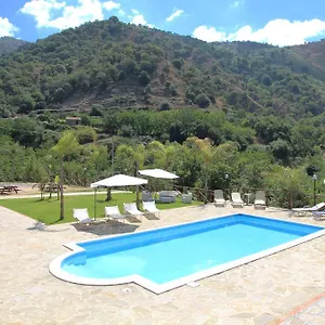 Profetina Village Landhuis Motta Camastra